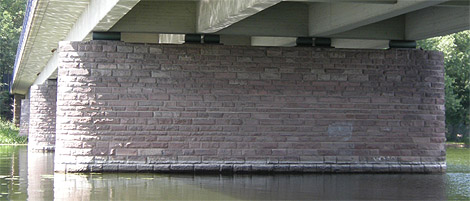 Bückenpfeiler